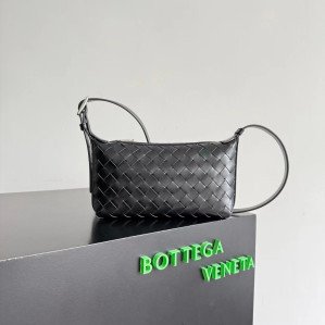 보테가 베네타 26SS 트레블러 파우치 블랙