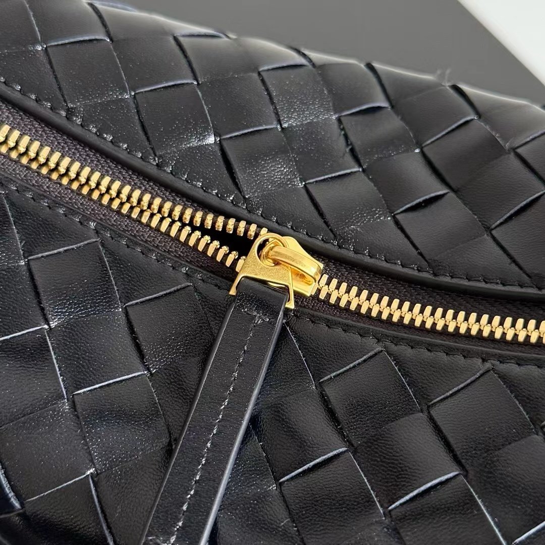 보테가 베네타 26SS 월리스 토트백