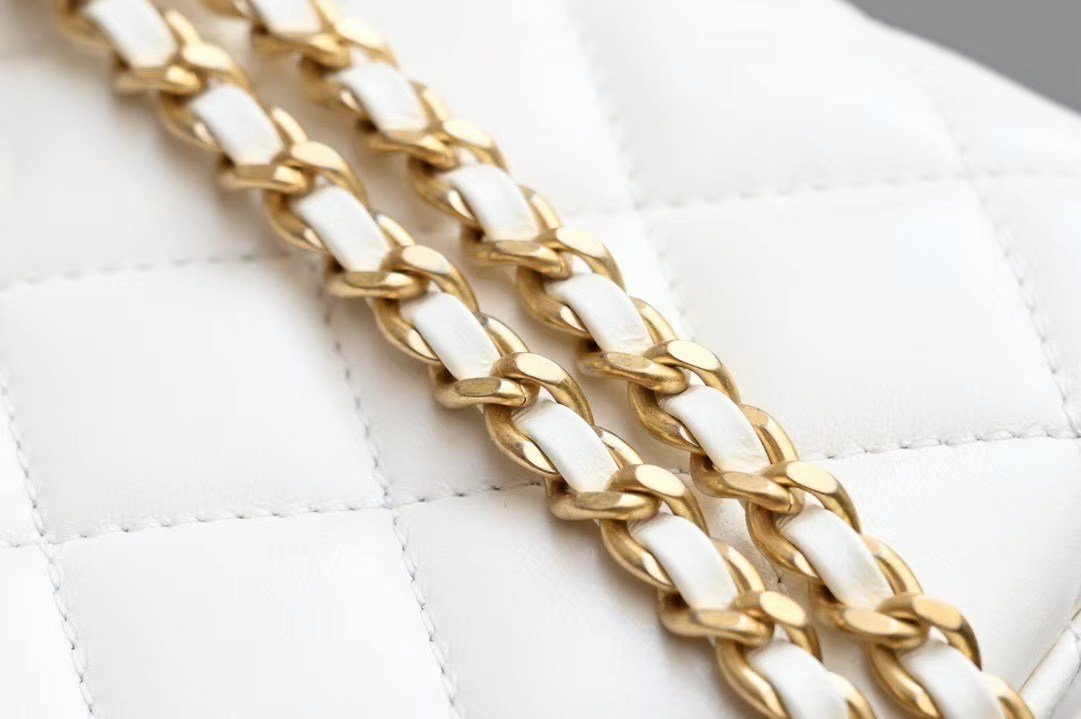 샤넬 미니 쇼핑백 샤이니 빈티지 카프스킨 & 골드 메탈 화이트