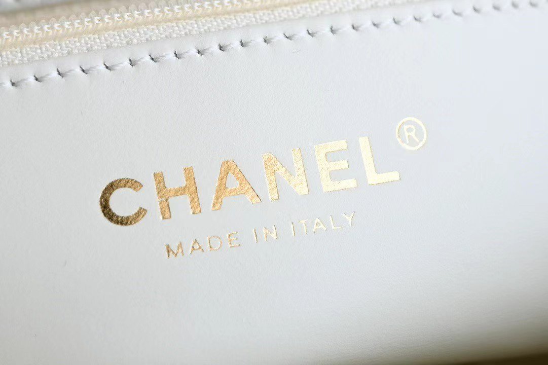 샤넬 미니 쇼핑백 샤이니 빈티지 카프스킨 & 골드 메탈 화이트