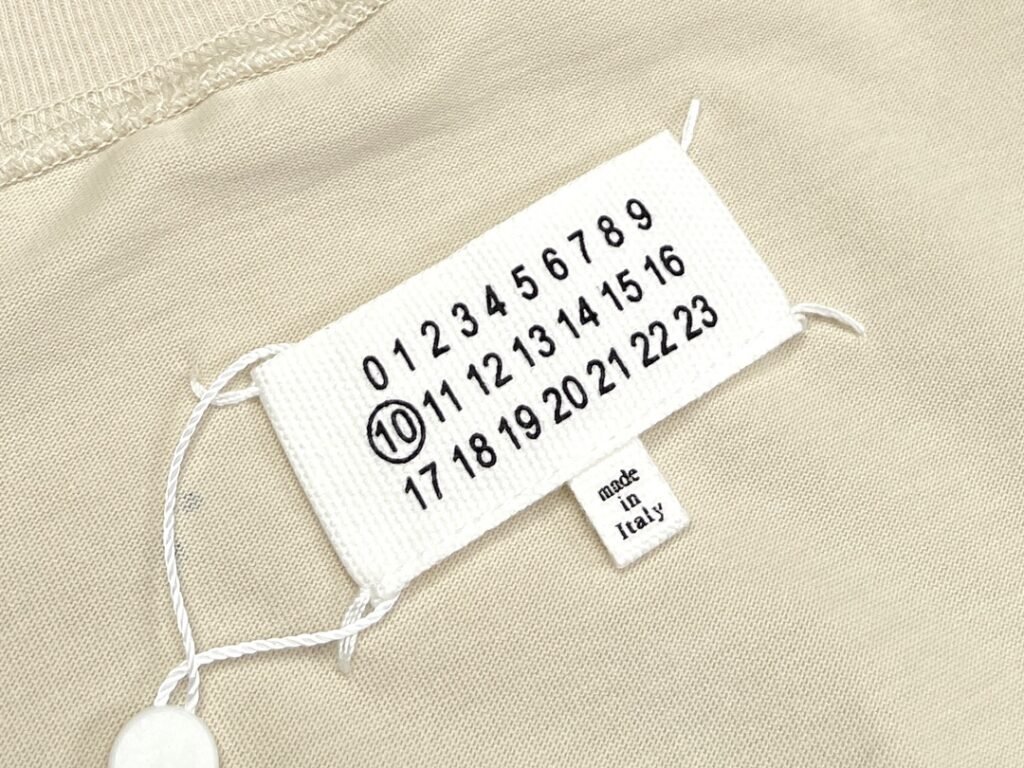 마르지엘라 페인팅 로고 반팔 티셔츠 베이지