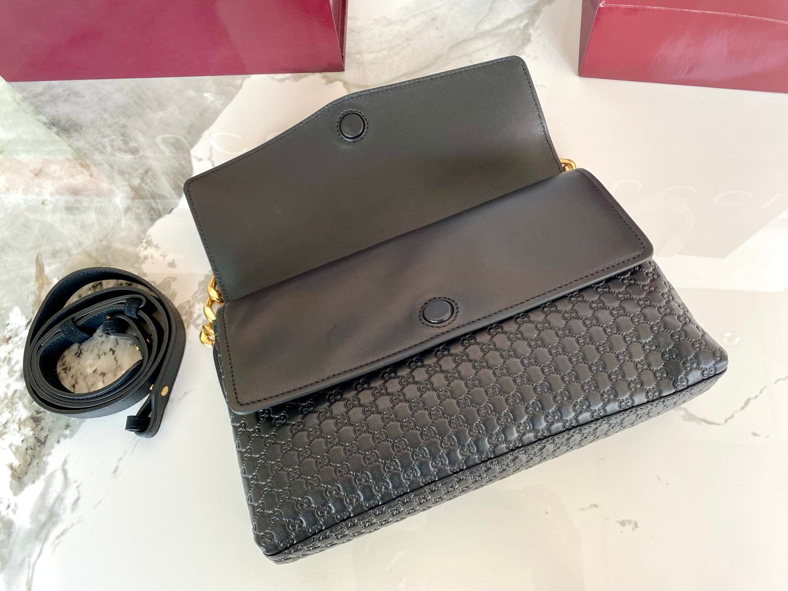 구찌 체인 미디움 숄더백