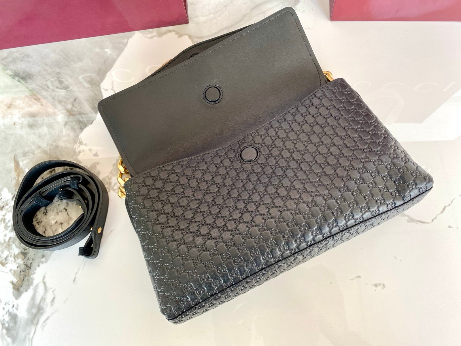 구찌 체인 미디움 숄더백