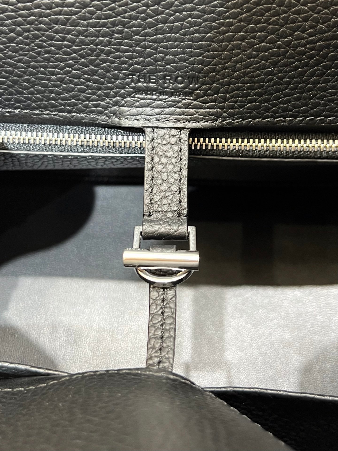 더로우 이스트 웨스트 마고 12