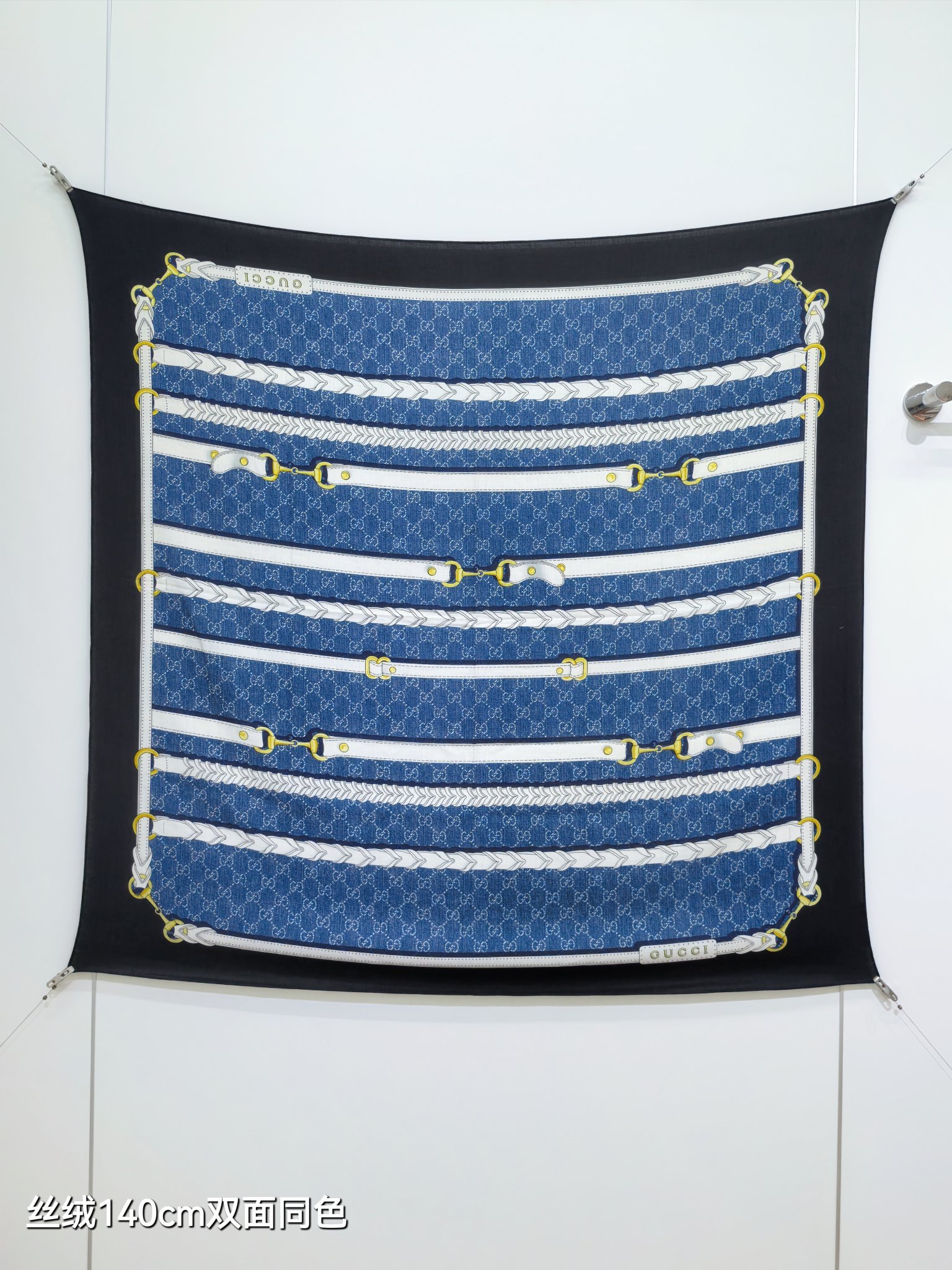 구찌 GG 홀스빗 하네스 프린트 실크 울 숄