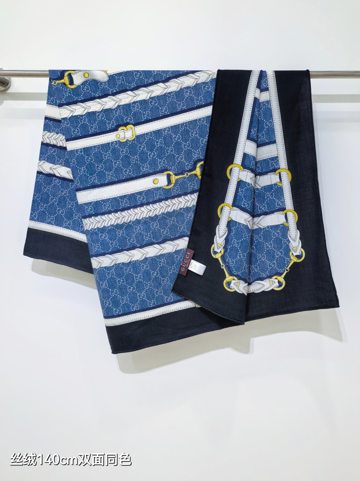 구찌 GG 홀스빗 하네스 프린트 실크 울 숄