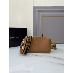 프라다 비텔로 다이노 숄더백