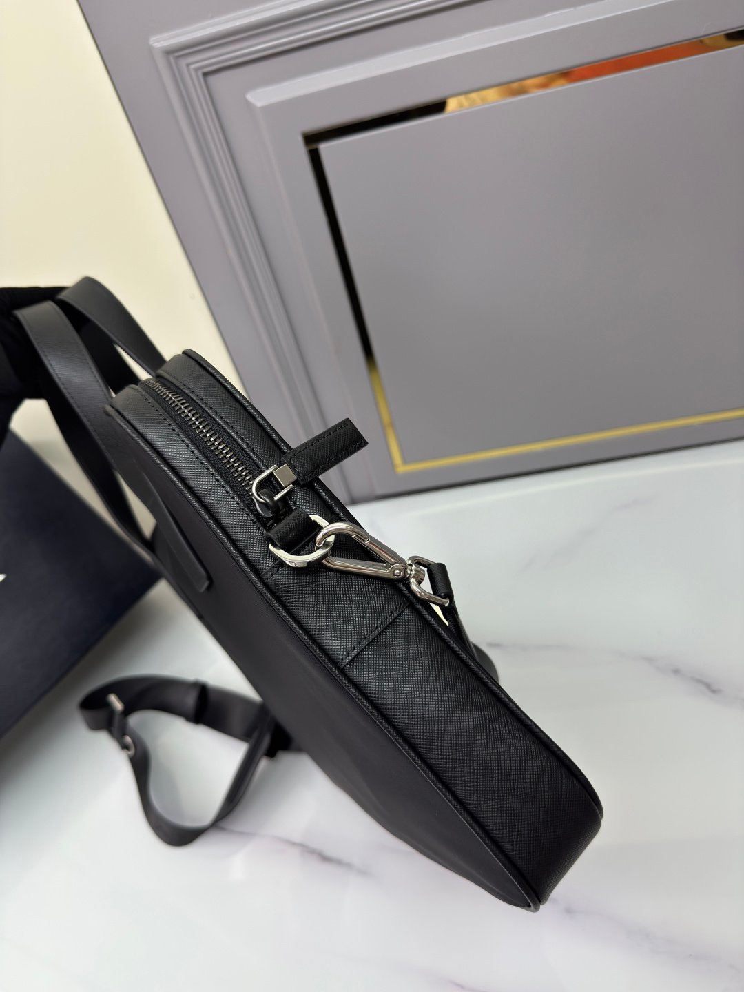 프라다 리나일론 사피아노 브리프 케이스