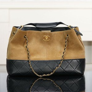 샤넬 25A 라지 쇼핑백 스웨이드 골드 메탈