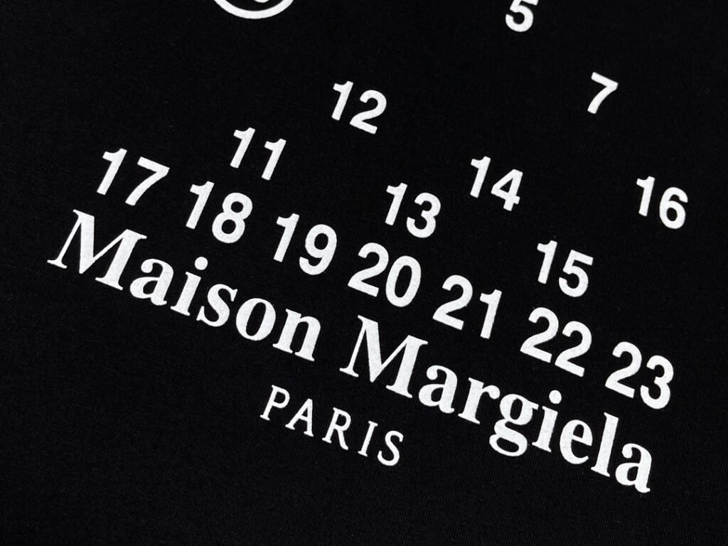 마르지엘라 뉴메릭 로고 반팔 티셔츠 블랙