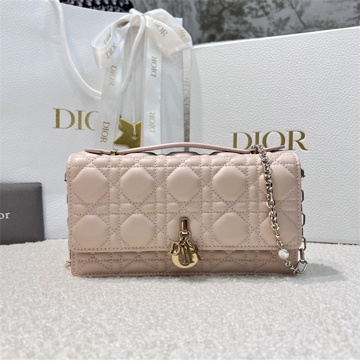 디올 미스 디올 미니 체인백 파우더 핑크 까나쥬