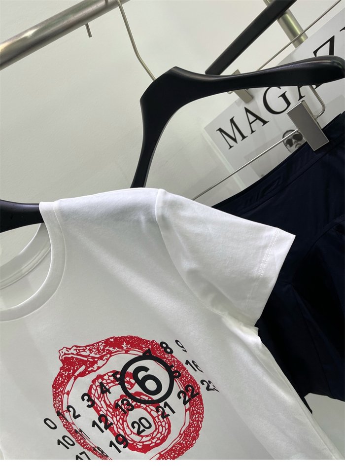 메종 마르지엘라 이어 오브 더 스네이크 반팔 티셔츠