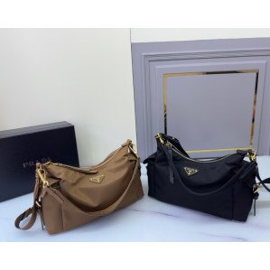 프라다 Explore Large Re-Nylon And Leather