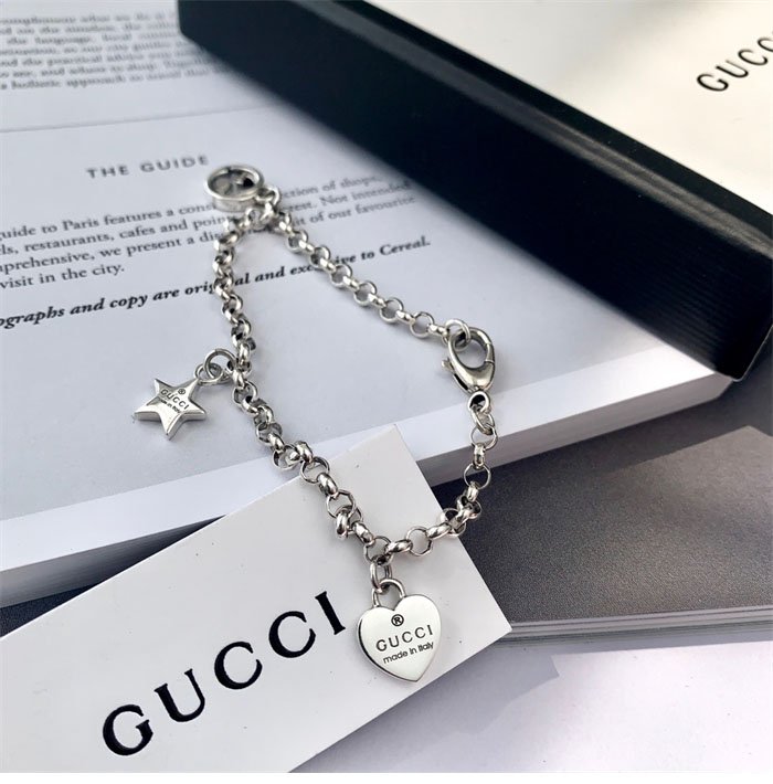 구찌 인터로킹 G 실버 팔찌
