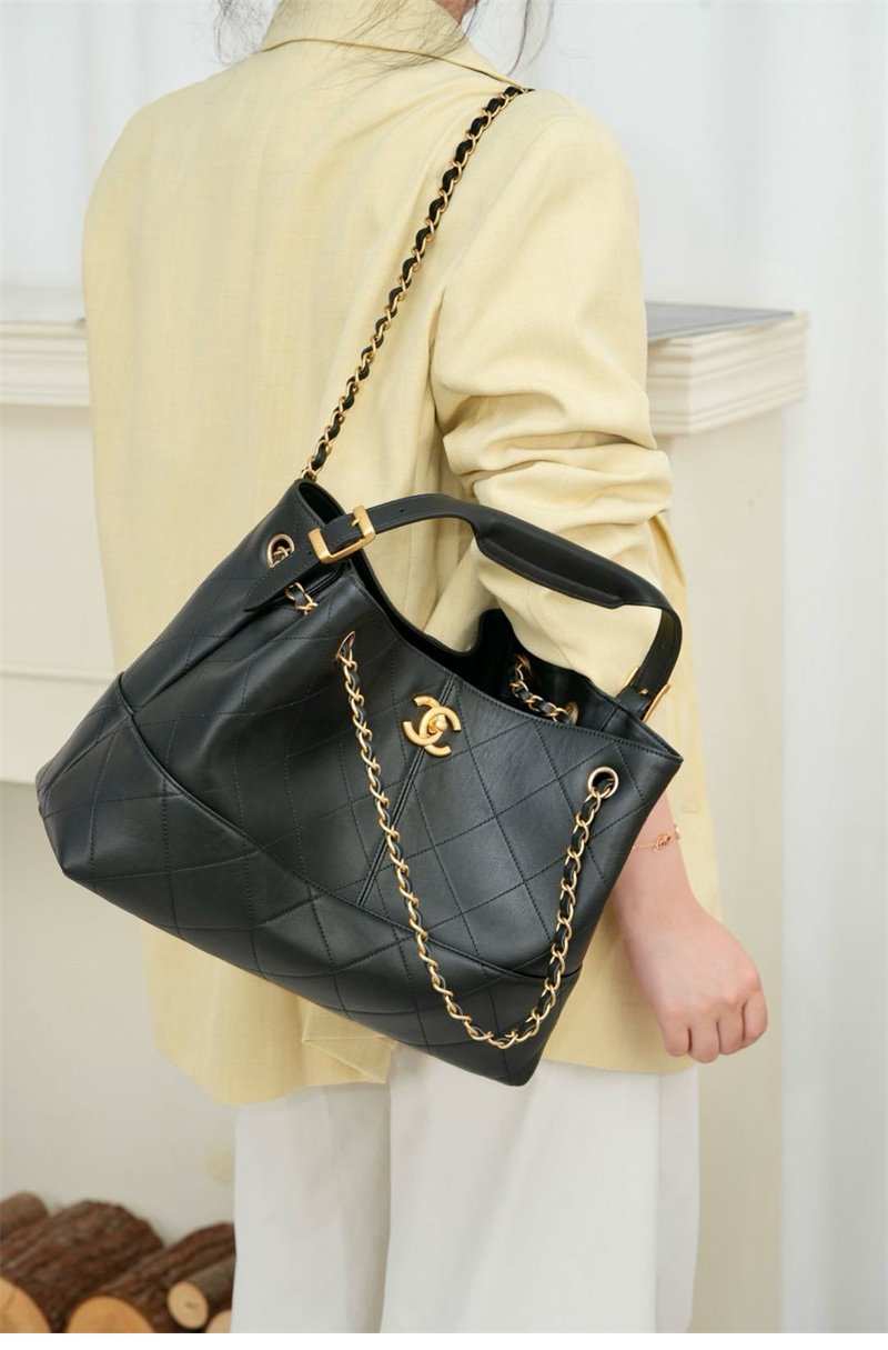 샤넬 카프스킨 골드메탈 25백