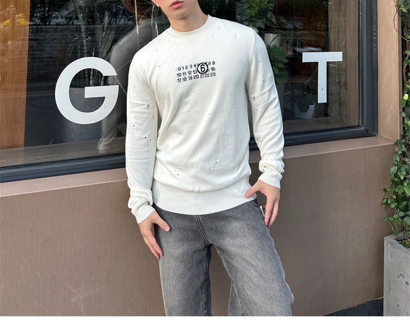 메종마르지엘라 뉴메릭 시그니처 MM6 스웨터