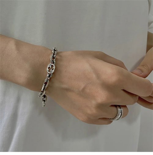 구찌 스털링 인터로킹 G 실버 팔찌