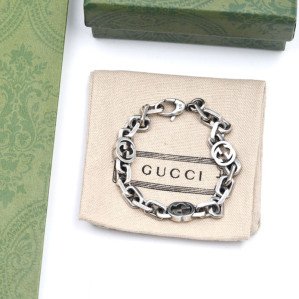 구찌 스털링 인터로킹 G 실버 팔찌