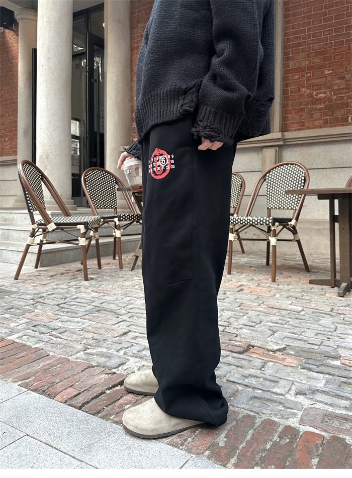 메종 마르지엘라 이어 오브 더 스네이크 스웨트팬츠