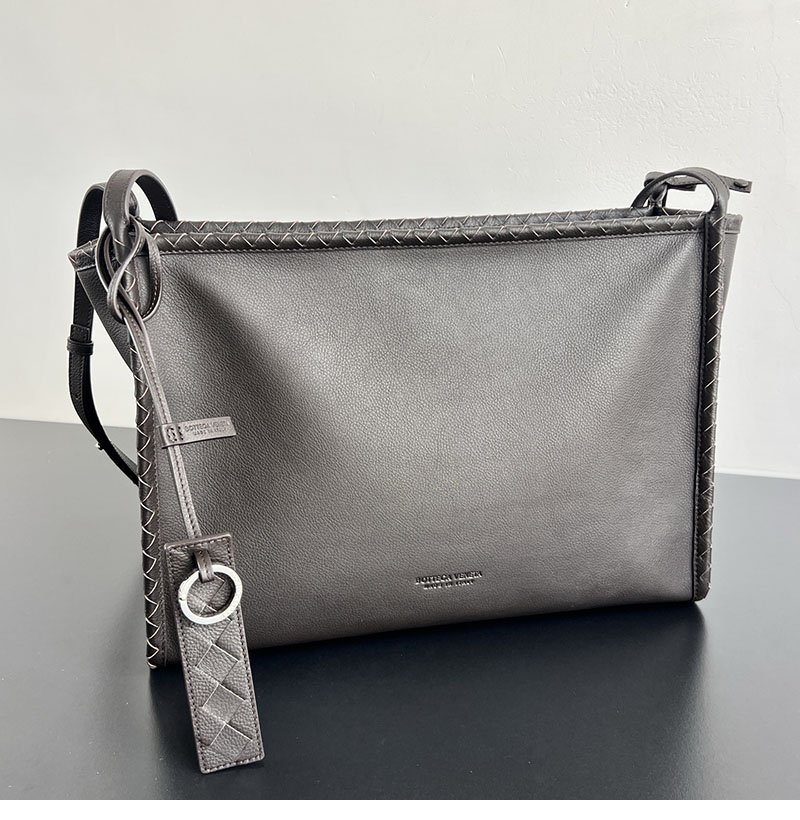 보테가 베네타 코리에레 메신저백 826852