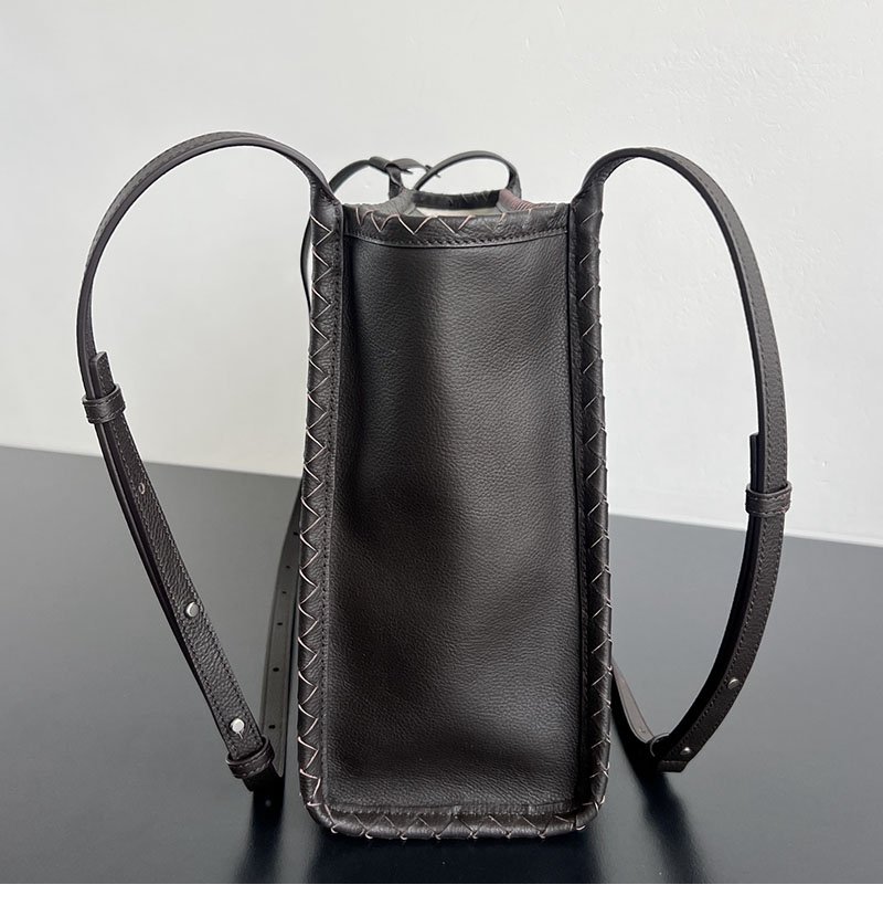 보테가 베네타 코리에레 메신저백 826852