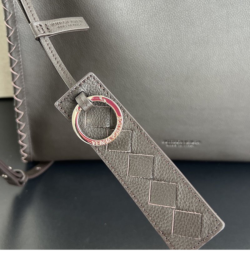 보테가 베네타 코리에레 메신저백 826852