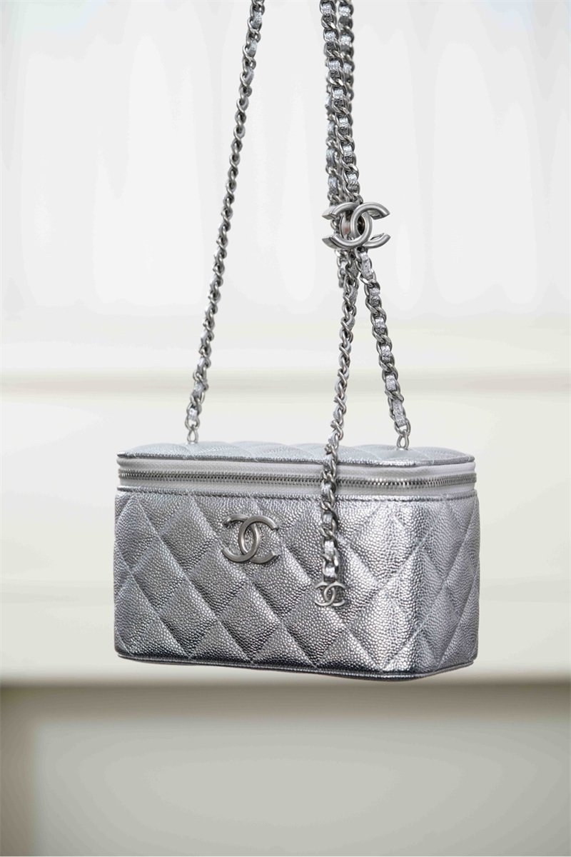 샤넬 25B 스몰 베니티 체인백 실버