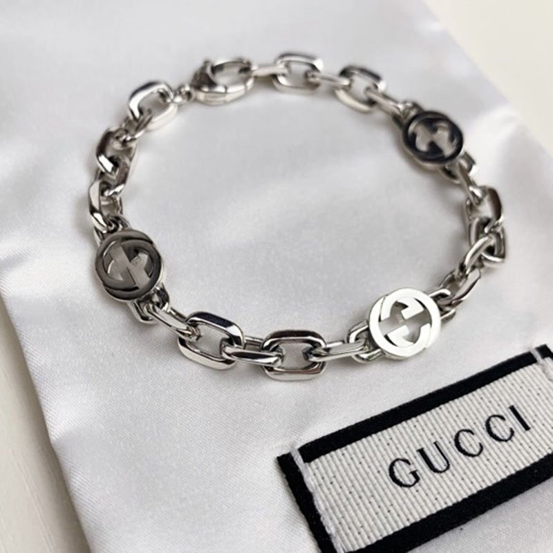 구찌 인터로킹 G 실버 팔찌