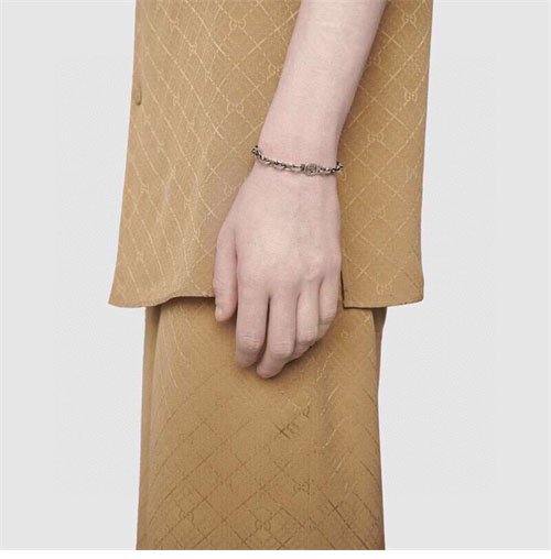 구찌 인터로킹 G 실버 팔찌