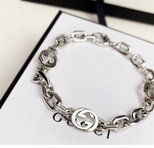 구찌 인터로킹 G 실버 팔찌