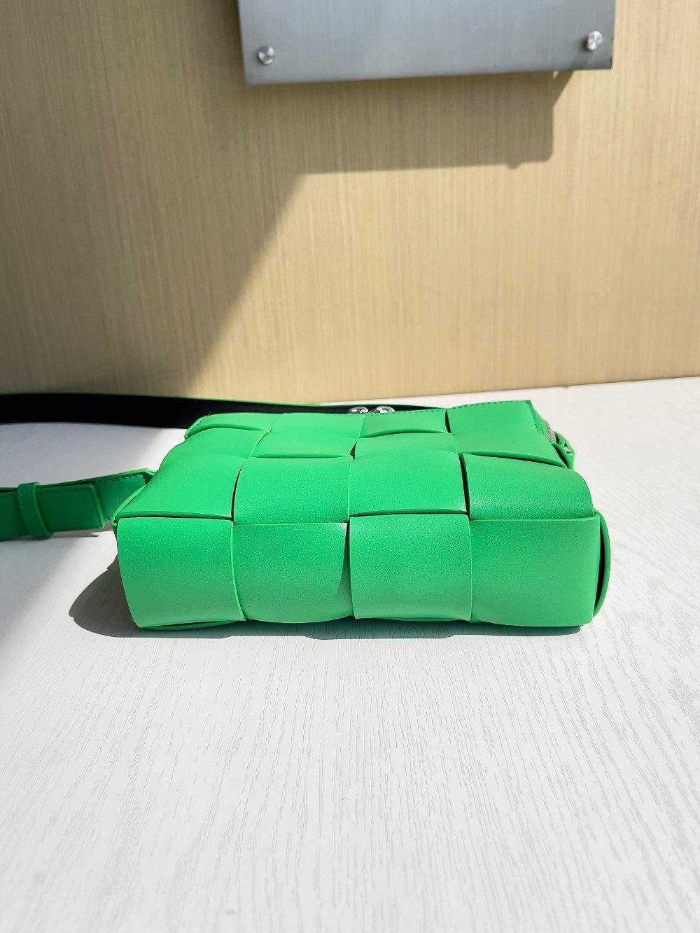 보테가 베네타 Cassette Camera Bag