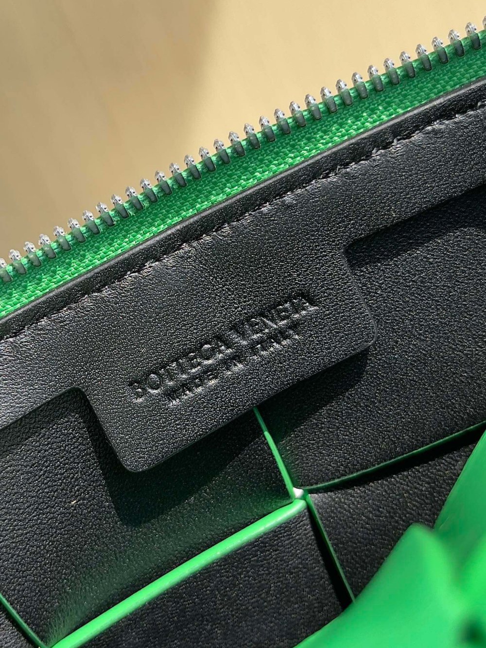 보테가 베네타 Cassette Camera Bag