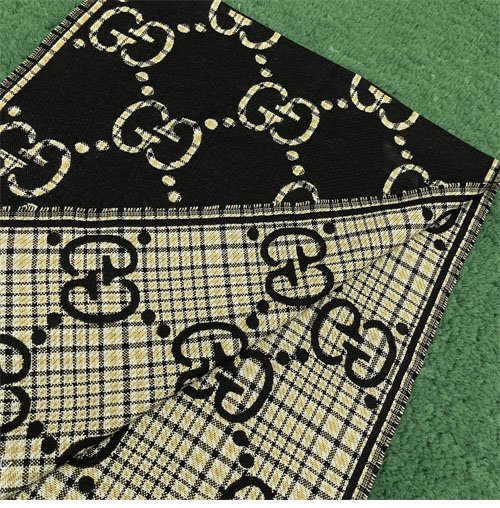 구찌 체크 GG 울 스카프
