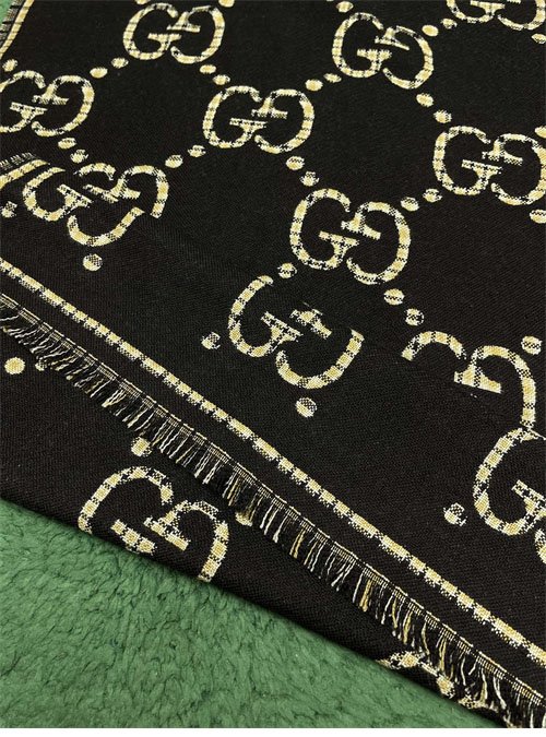 구찌 체크 GG 울 스카프