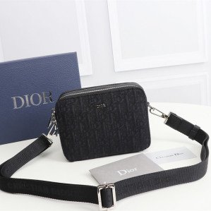 디올 오블리크 숄더 스트랩 파우치 2OBBC119YSE