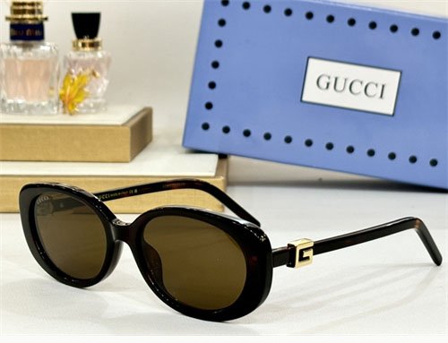 구찌 스페셜 핏 타원형 선글라스 GGGG1684S