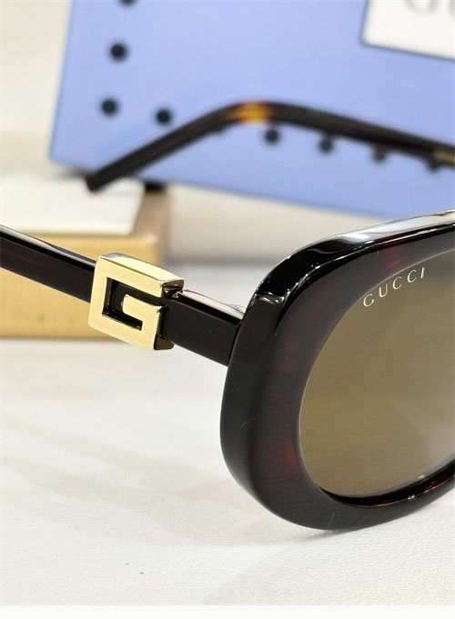 구찌 스페셜 핏 타원형 선글라스 GGGG1684S