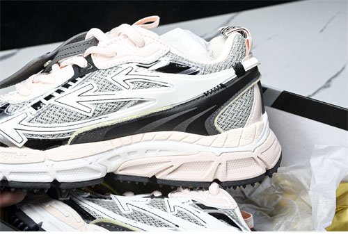 오프화이트 비 라이트 스니커즈