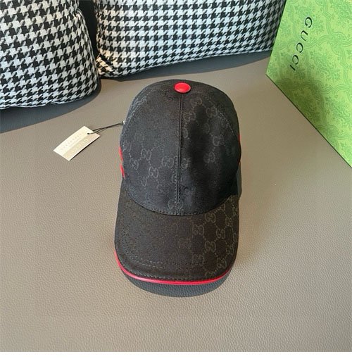 구찌 GG 수프림 로고 볼캡