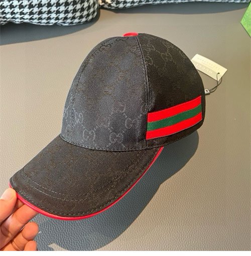 구찌 GG 수프림 로고 볼캡