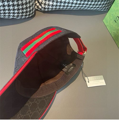 구찌 GG 수프림 로고 볼캡