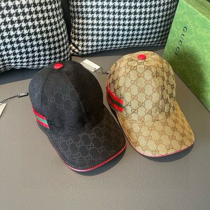 구찌 GG 수프림 로고 볼캡