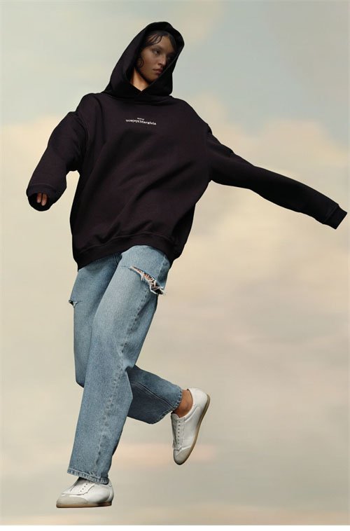 메종마르지엘라 MM6 업사이드 다운 자수 로고 후디 2컬러