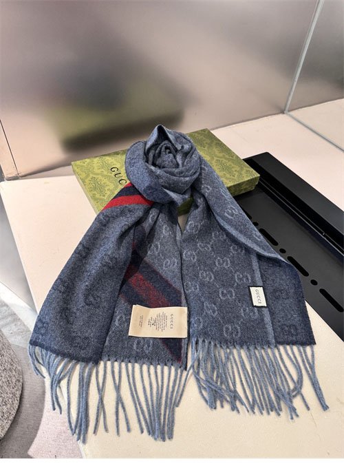 구찌 GG 웹 울 머플러