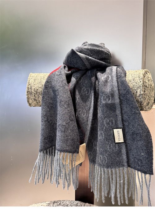 구찌 GG 웹 울 머플러