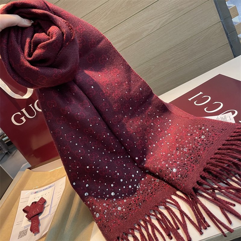 구찌 보르도 크리스털 장식 GG 울 스카프