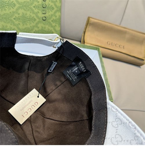 구찌 웹GG 캔버스 베이스 볼캡