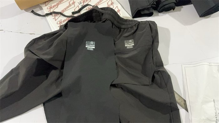 메종 마르지엘라 x 살로몬 버뮤다 숏 팬츠