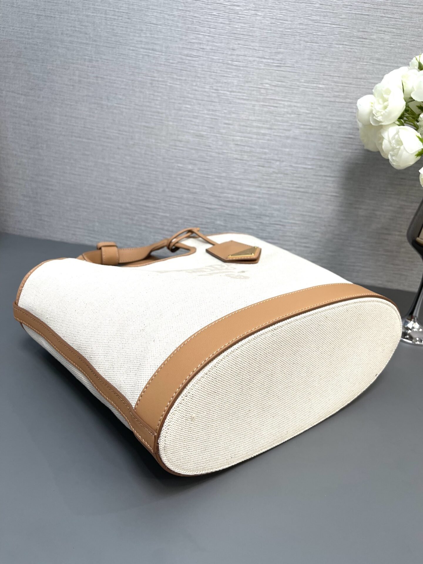 프라다 트라이앵글 키링 린넨 레더 미니 버클 백 28*22.5*12.5CM