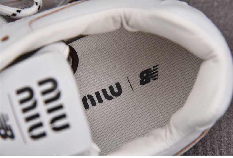 뉴발란스 x 미우미우 530 SL 빈티지 화이트
